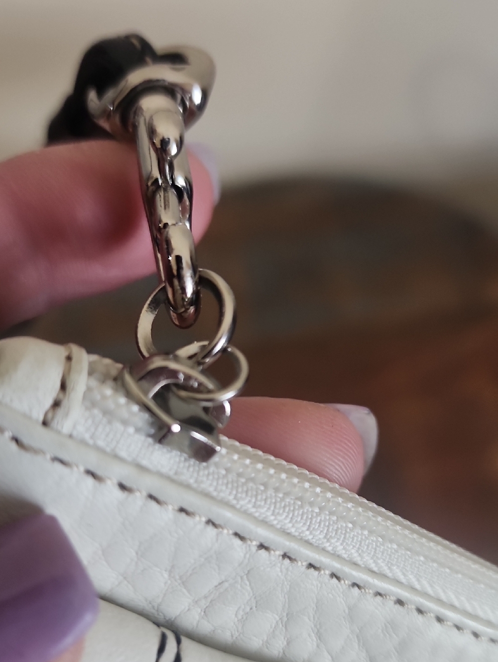 Coach Vintage Pebbled White Black Leather Flap Zipper Wristlet Wallet Y2K - Picture 9 of 15